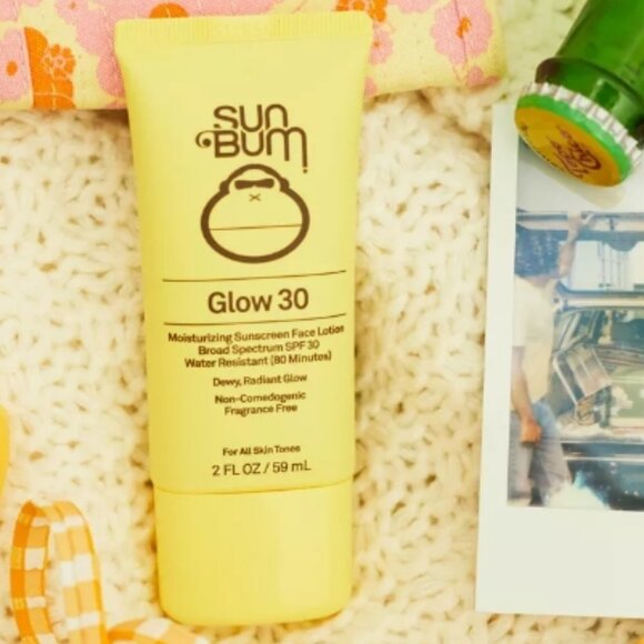 Sun Bum Glow Sunscreen Lotion SPF 30 NEW! Sunbum Glow tinted sunscreen lotion! - Picture 1 of 5